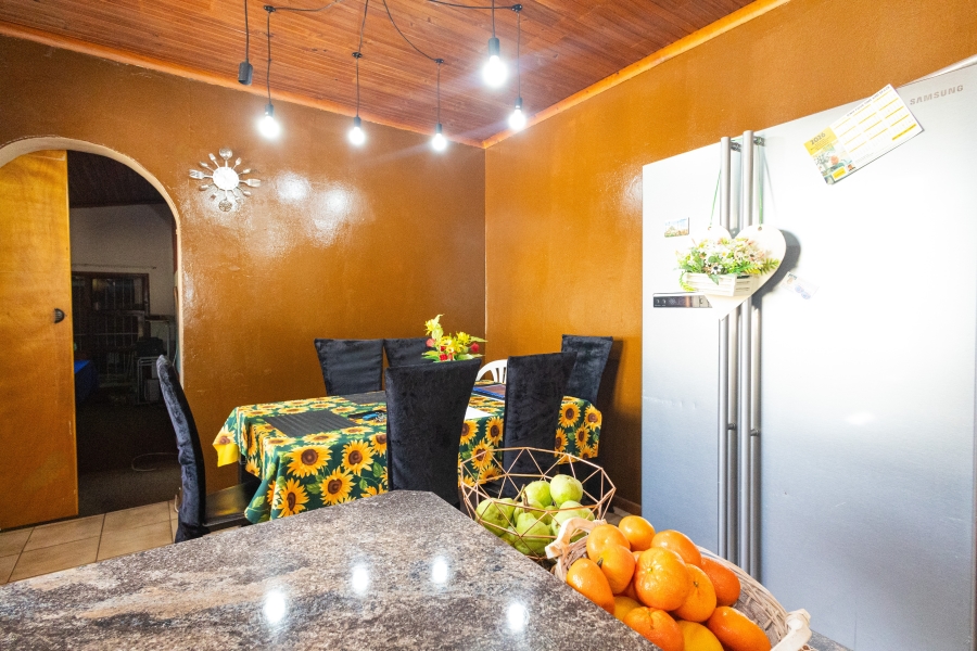 3 Bedroom Property for Sale in Peerless Park West Western Cape